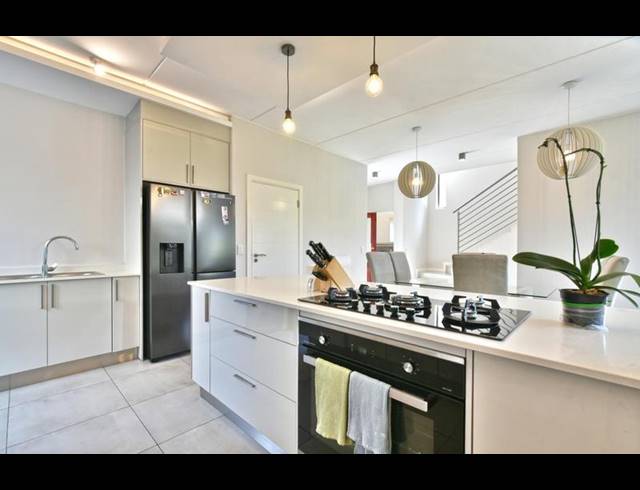 3 BEDROOM TOWNHOUSE FOR SALE IN FERNDALE